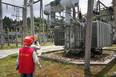 邵陽變電檢修公司對(duì)市區(qū)、新寧、邵東的重要變電站進(jìn)行現(xiàn)場保電工作