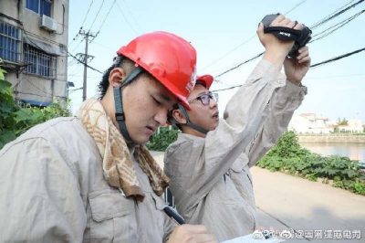 灌云城區(qū)10千伏配電線路和供電設(shè)備進(jìn)行紅外測(cè)溫巡視