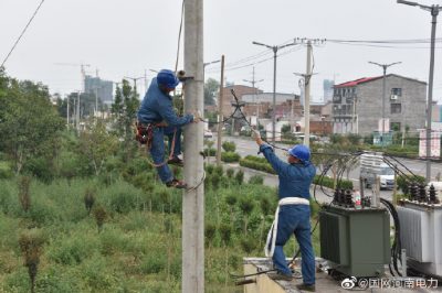 偃師市供電公司連頁搶修3條跳閘10千伏線路