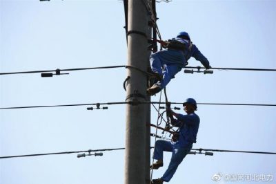 新樂市供電公司陶彭35千伏線路2-15號桿檢修更換老舊防震錘