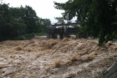 特大暴雨襲蓉，成都供電公司趕赴多地災區(qū)搶修