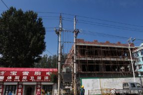 蘭陵縣供電公司對10千伏金橋線進行拆除遷改