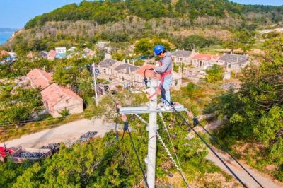 北長山島10千伏北城線進(jìn)行檢修消缺工作