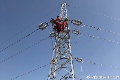 儀征市供電公司完成110千伏線路附引流線安裝施工