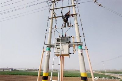 臺架更換絕緣護套 農灌用電安全可靠