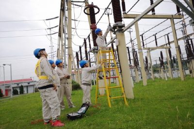 東新村變電站設(shè)備開(kāi)展帶電檢測(cè)工作