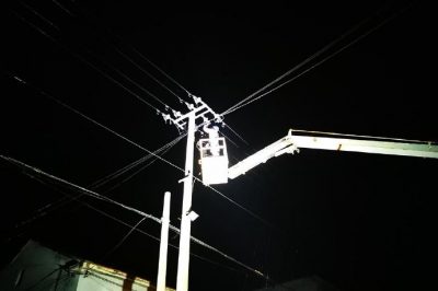 連夜搶修10千伏線路停電故障