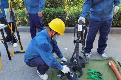 10千伏盛隆線053號(hào)桿完成老舊絕緣子更換工作