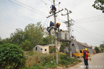 對10千伏和供5程臺線開展集中檢修，更換斷路器，安裝配變安裝