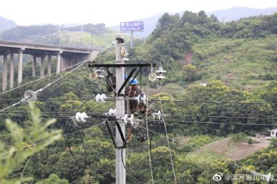 國網重慶綦南供電公司優(yōu)化配電網，助力小康路