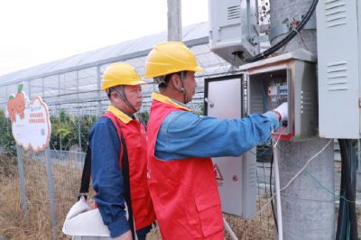 宣傳電力設(shè)施保護(hù)，講解安全用電知識(shí)