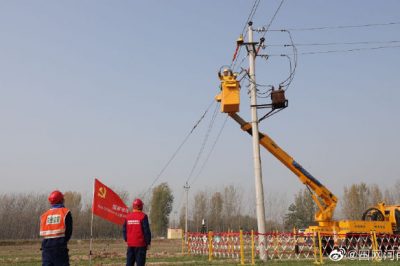 對10千伏集4號陸東線進行更換開關剪火工作