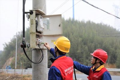 對電表箱、照明燈以及水泵等用電設備進行全方面檢查